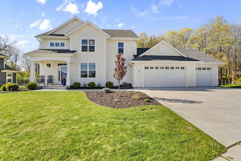 Photo of N35W8111 Prairie View Ct, Cedarburg, WI 53012 (MLS # 1873800)