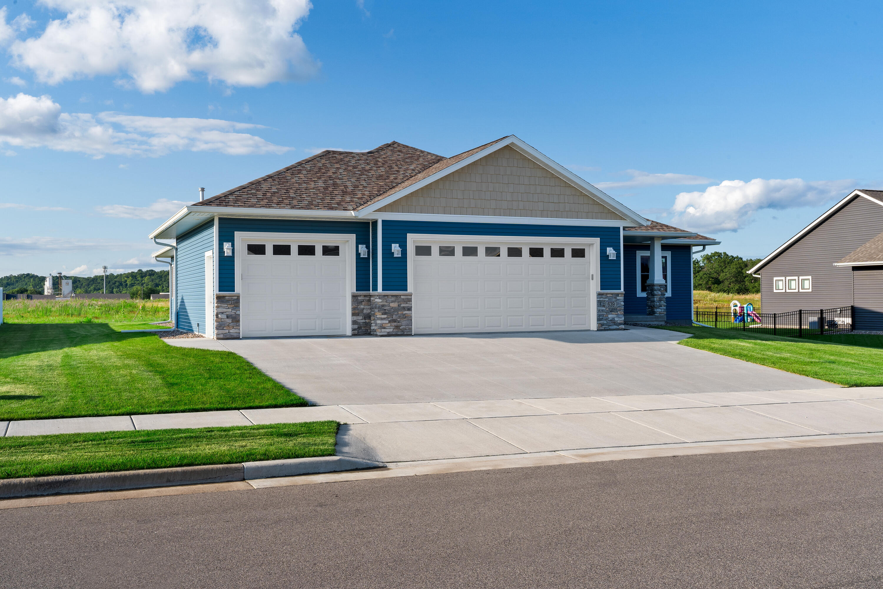 Holmen, Wisconsin 54636, United States, 3 Bedrooms Bedrooms, ,3 BathroomsBathrooms,Residential,Pending,51533