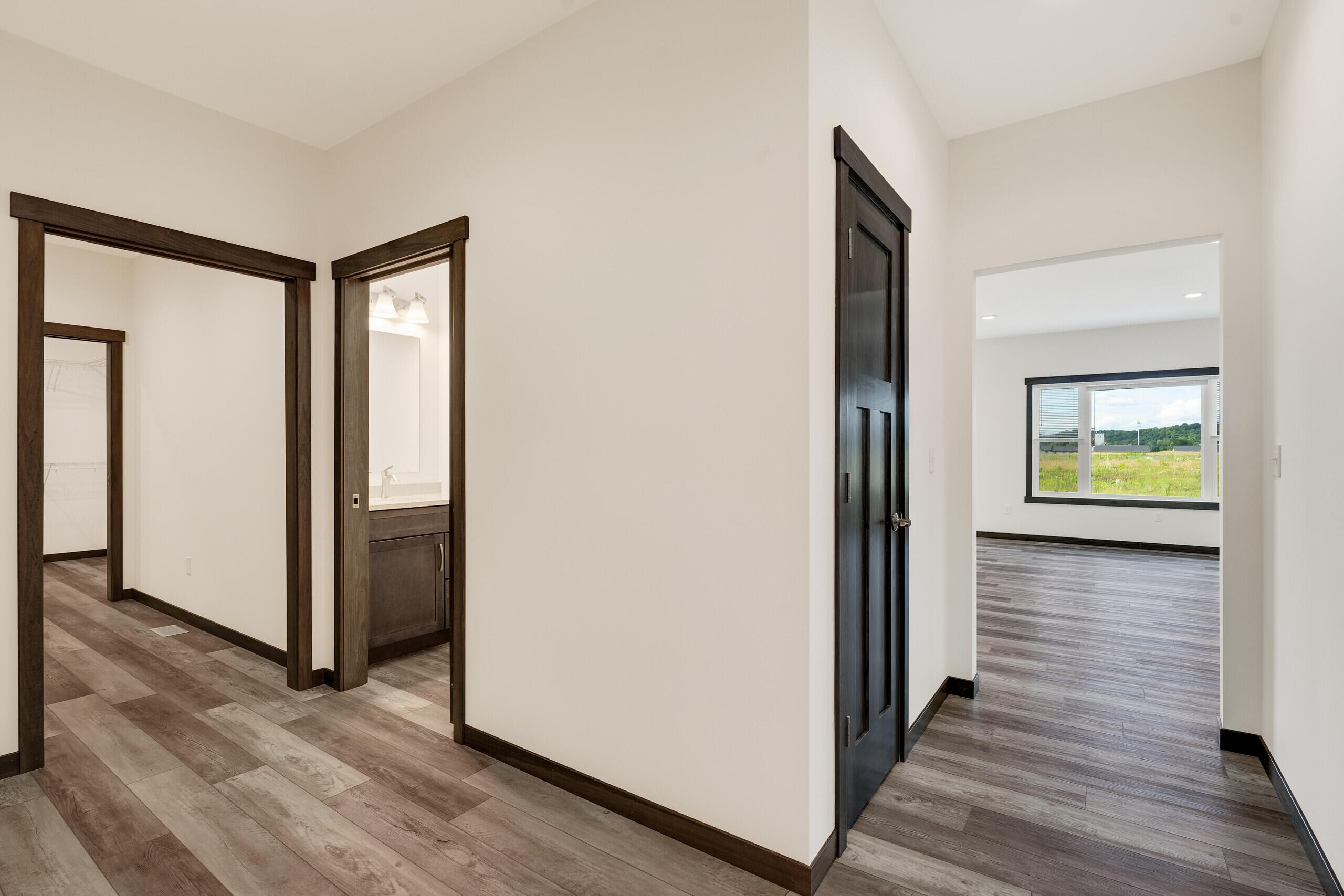 Holmen, Wisconsin 54636, United States, 3 Bedrooms Bedrooms, ,3 BathroomsBathrooms,Residential,Pending,51533