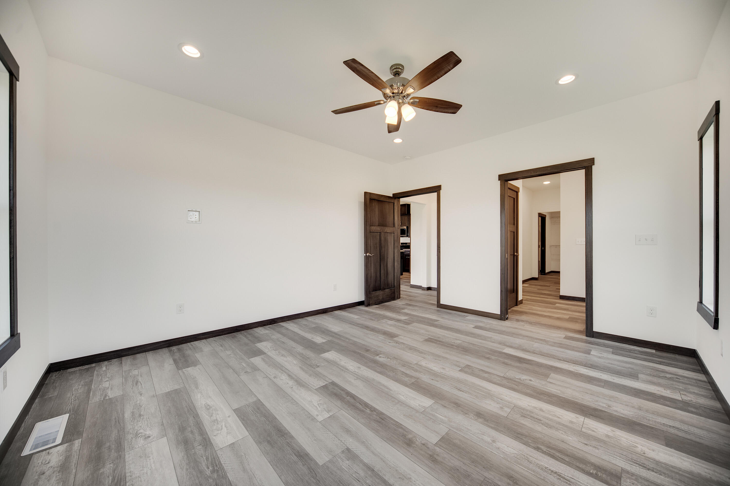 Holmen, Wisconsin 54636, United States, 3 Bedrooms Bedrooms, ,3 BathroomsBathrooms,Residential,Pending,51533