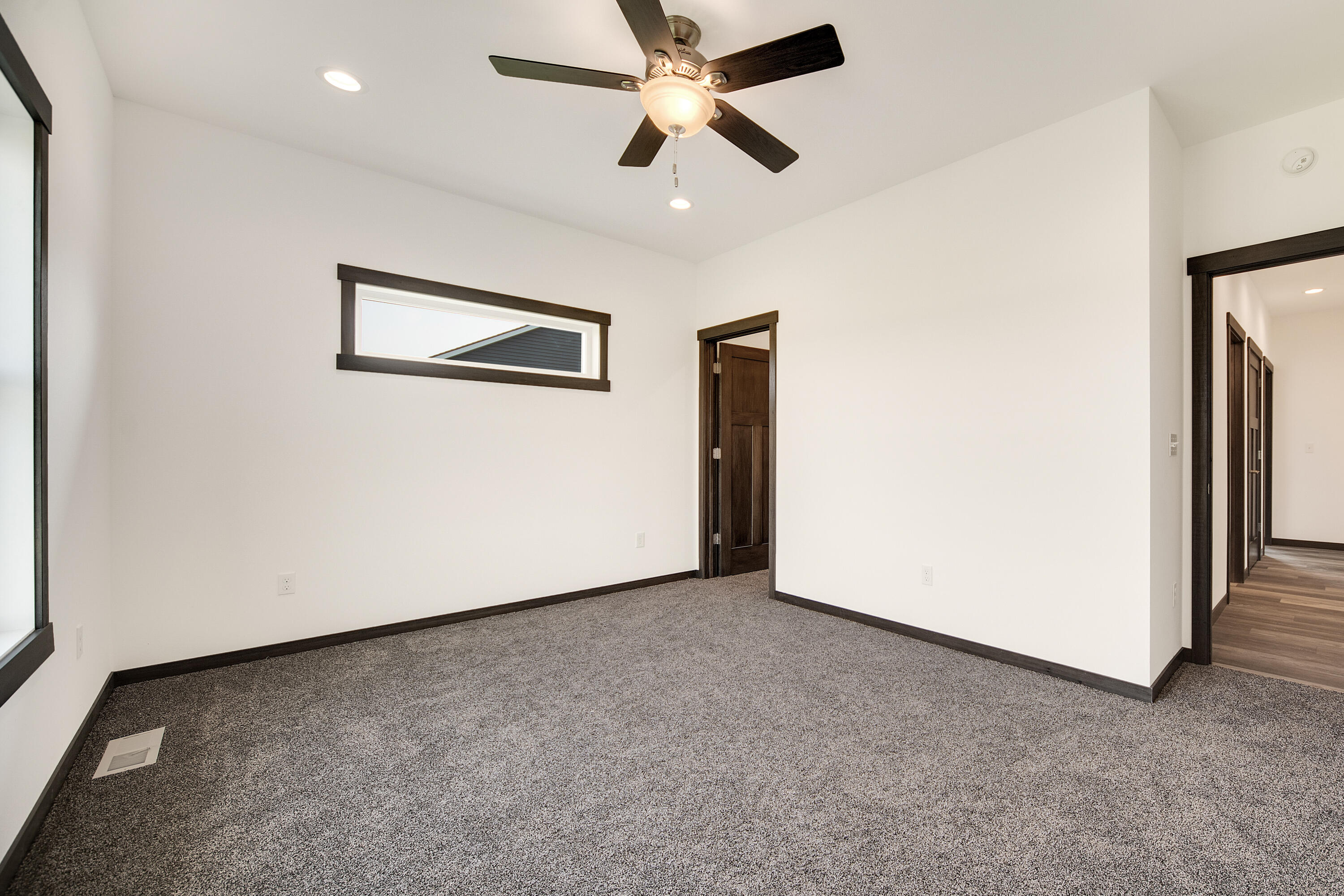 Holmen, Wisconsin 54636, United States, 3 Bedrooms Bedrooms, ,3 BathroomsBathrooms,Residential,Pending,51533