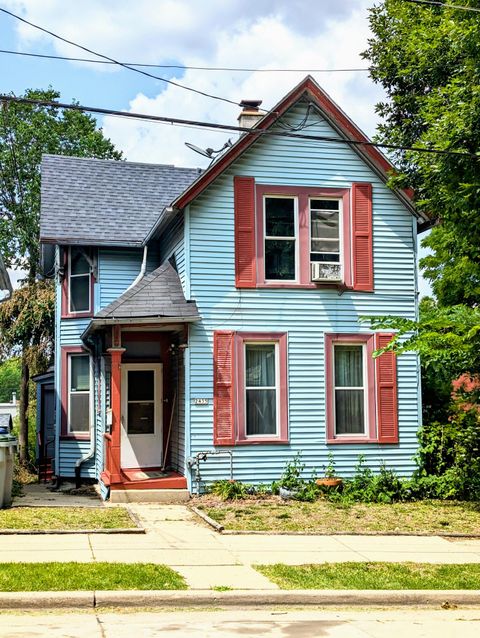 Photo of 2435 S Burrell St, Milwaukee, WI 53207 (MLS # 1843466)