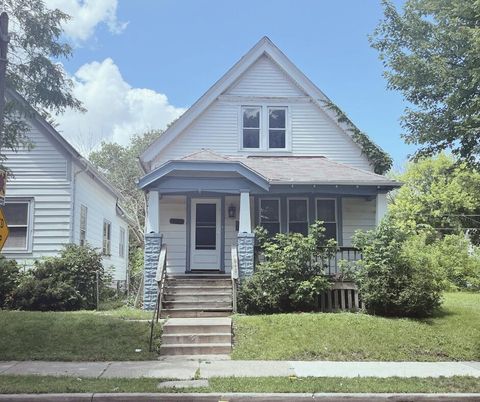 Photo of 3147 N Richards St, Milwaukee, WI 53212 (MLS # 1882461)
