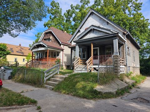 Photo of 148 E Auer Ave, Milwaukee, WI 53212 (MLS # 1852369)