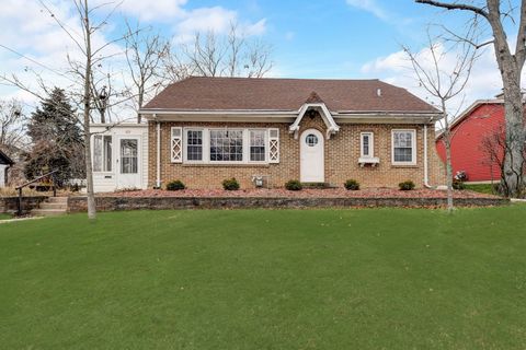 Photo of 439 N Harrison St, Port Washington, WI 53074 (MLS # 1862693)