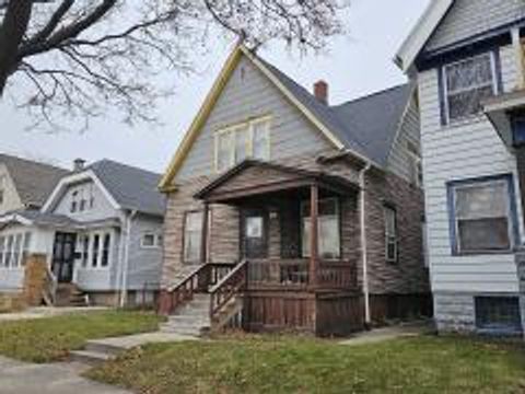 2908 W Clarke St, Milwaukee, WI 53210 - #: 1860378