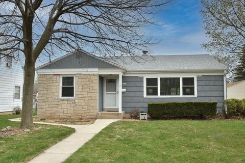 Photo of 2968 N 84th St, Milwaukee, WI 53222 (MLS # 1831136)