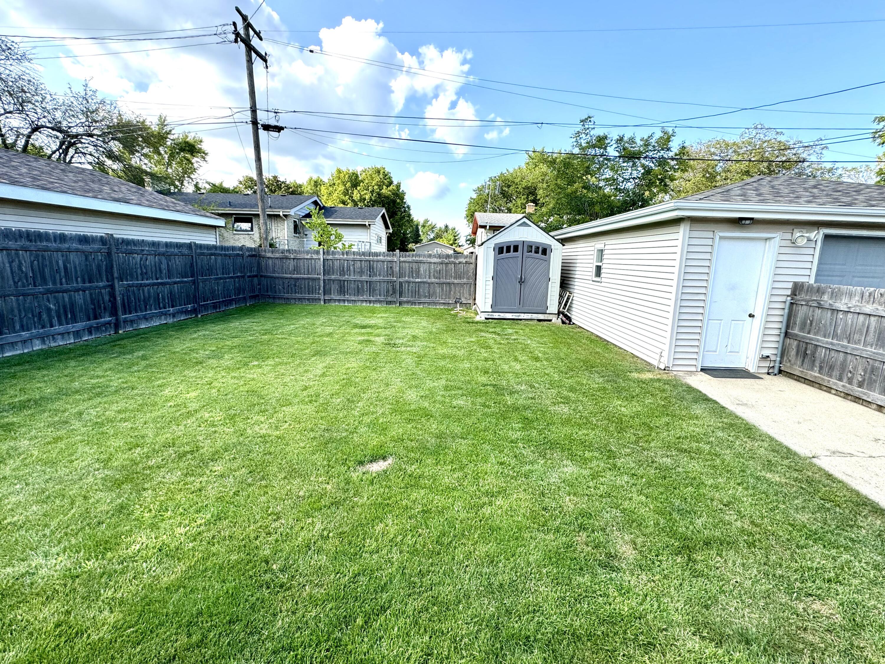 Kenosha, Wisconsin 53144, United States, 3 Bedrooms Bedrooms, ,2 BathroomsBathrooms,Residential,Active,48416