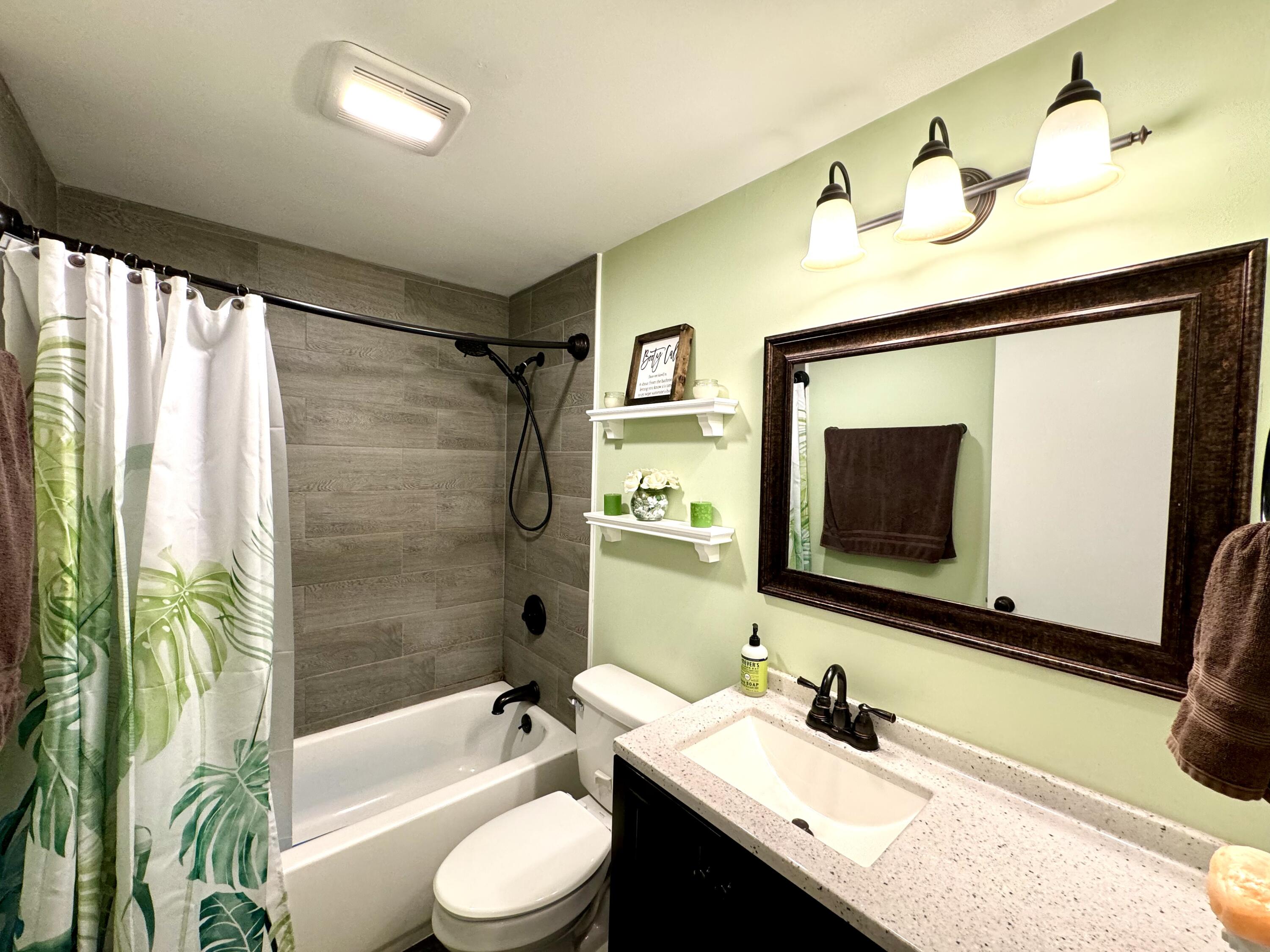 Kenosha, Wisconsin 53144, United States, 3 Bedrooms Bedrooms, ,2 BathroomsBathrooms,Residential,Active,48416