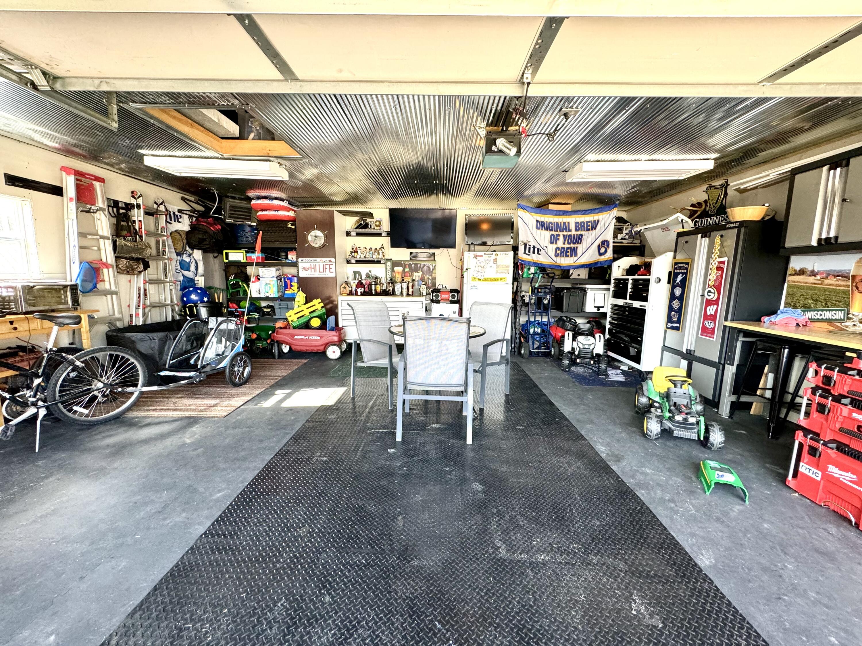 Kenosha, Wisconsin 53144, United States, 3 Bedrooms Bedrooms, ,2 BathroomsBathrooms,Residential,Active,48416