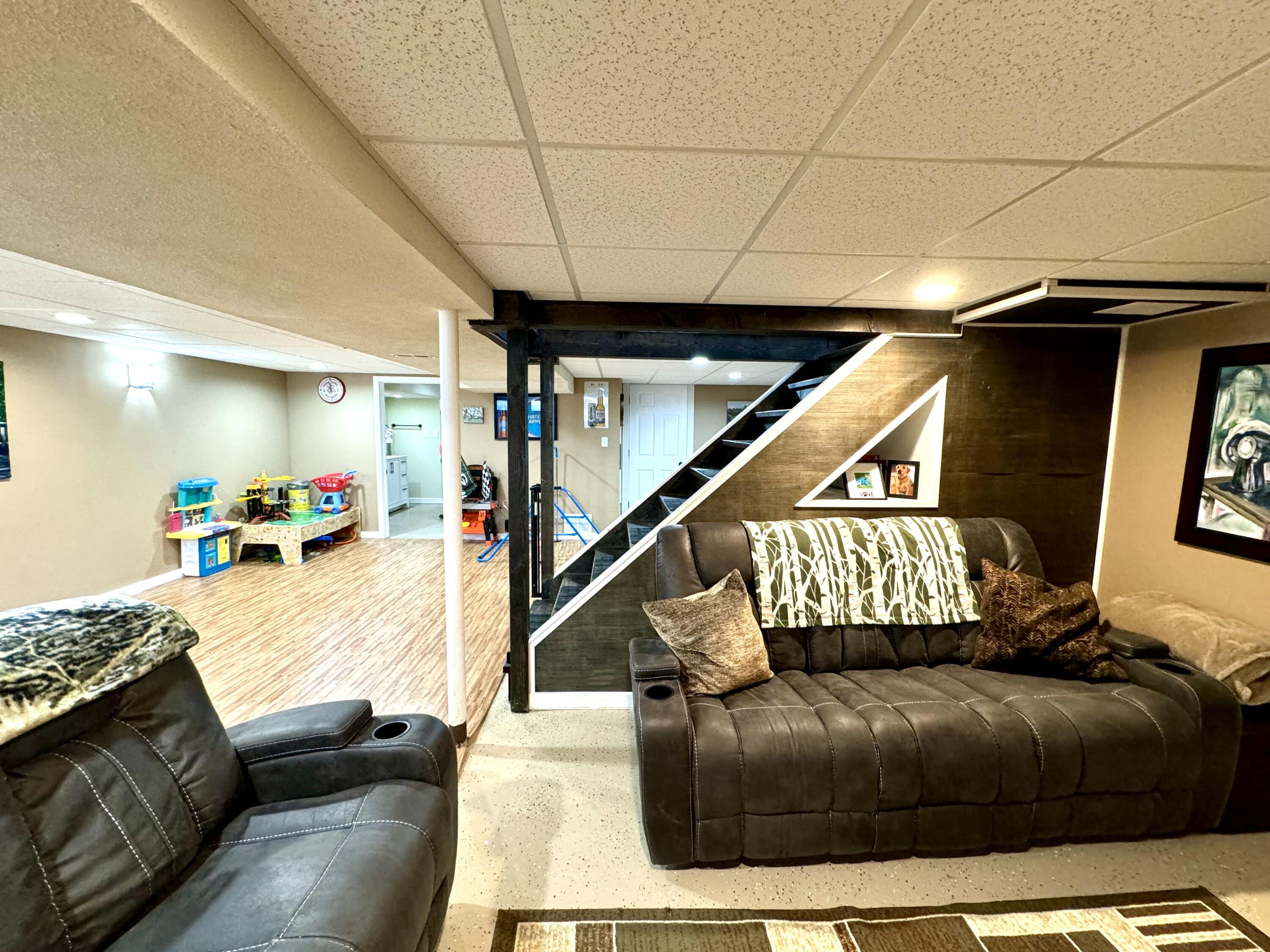 Kenosha, Wisconsin 53144, United States, 3 Bedrooms Bedrooms, ,2 BathroomsBathrooms,Residential,Active,48416