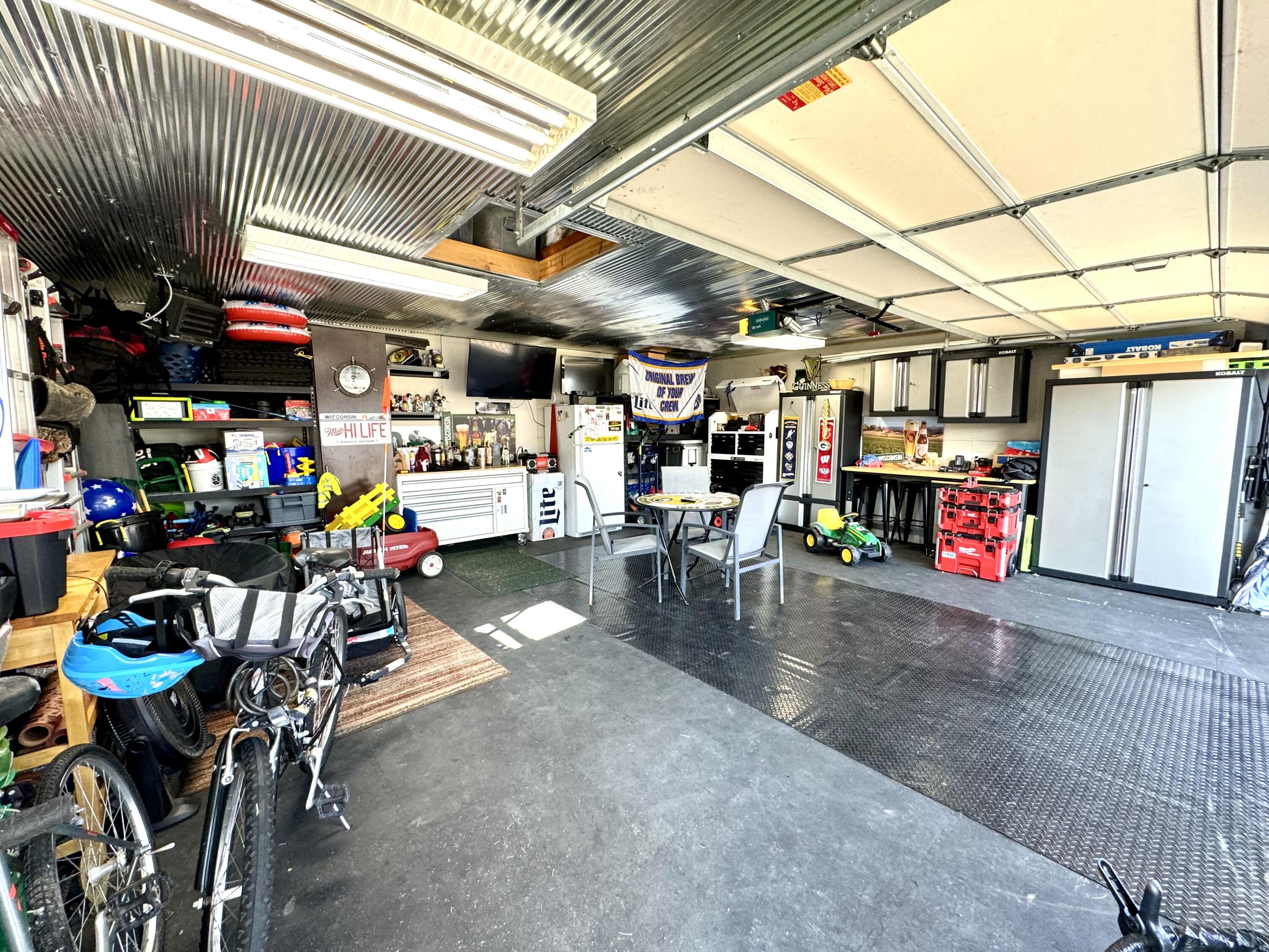 Kenosha, Wisconsin 53144, United States, 3 Bedrooms Bedrooms, ,2 BathroomsBathrooms,Residential,Active,48416