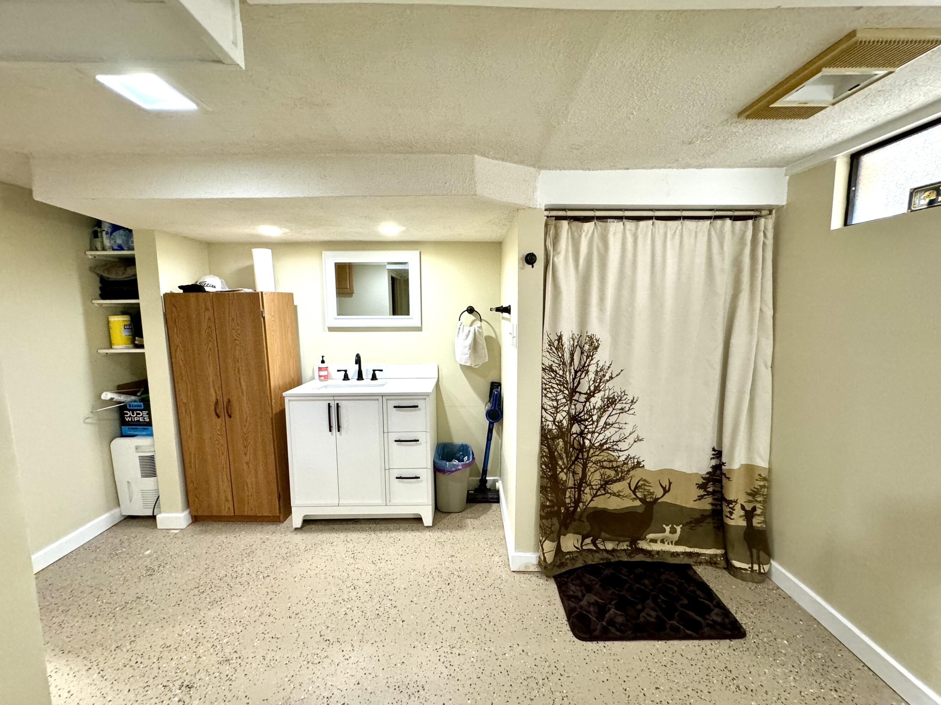Kenosha, Wisconsin 53144, United States, 3 Bedrooms Bedrooms, ,2 BathroomsBathrooms,Residential,Active,48416