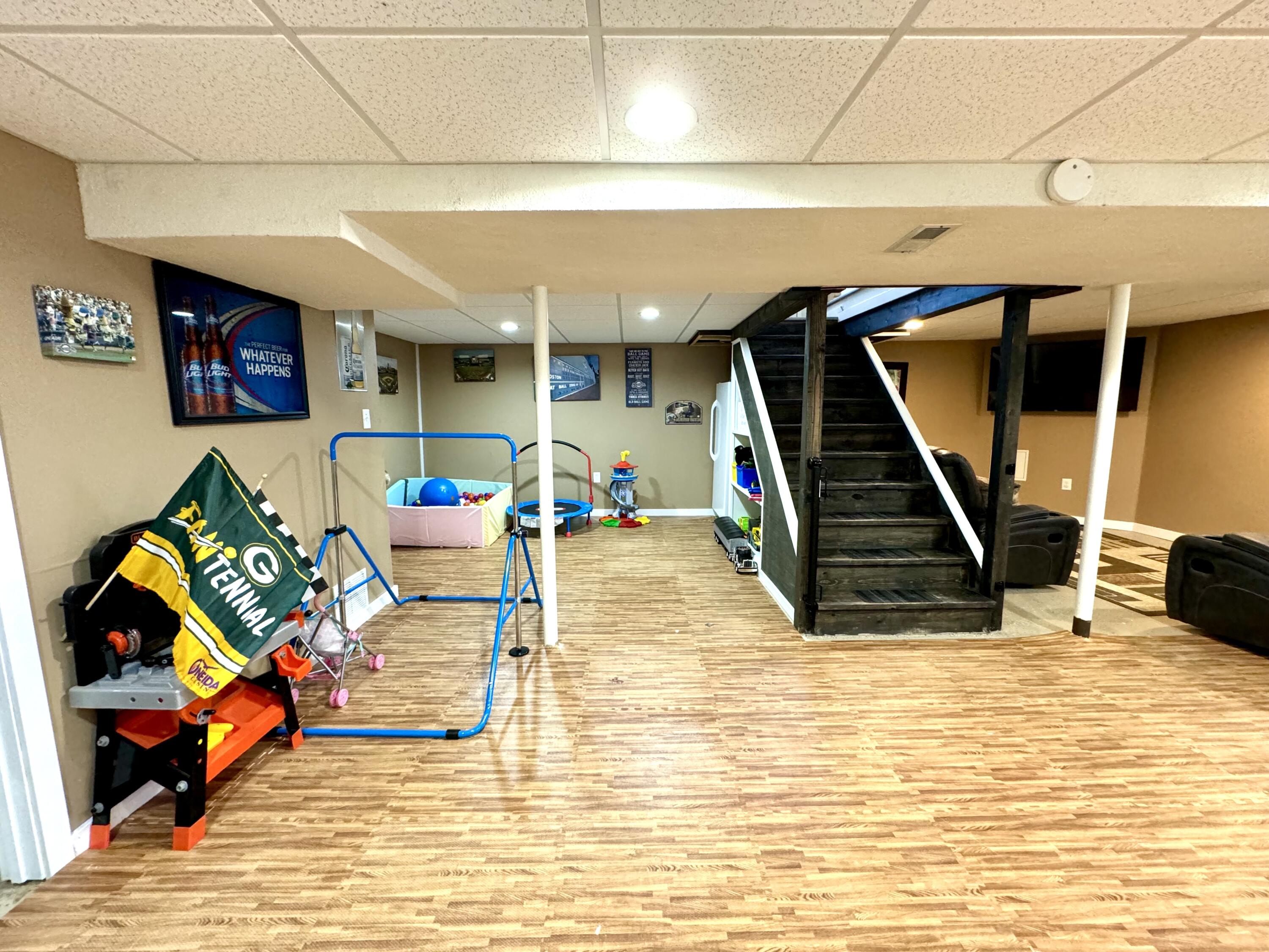 Kenosha, Wisconsin 53144, United States, 3 Bedrooms Bedrooms, ,2 BathroomsBathrooms,Residential,Active,48416