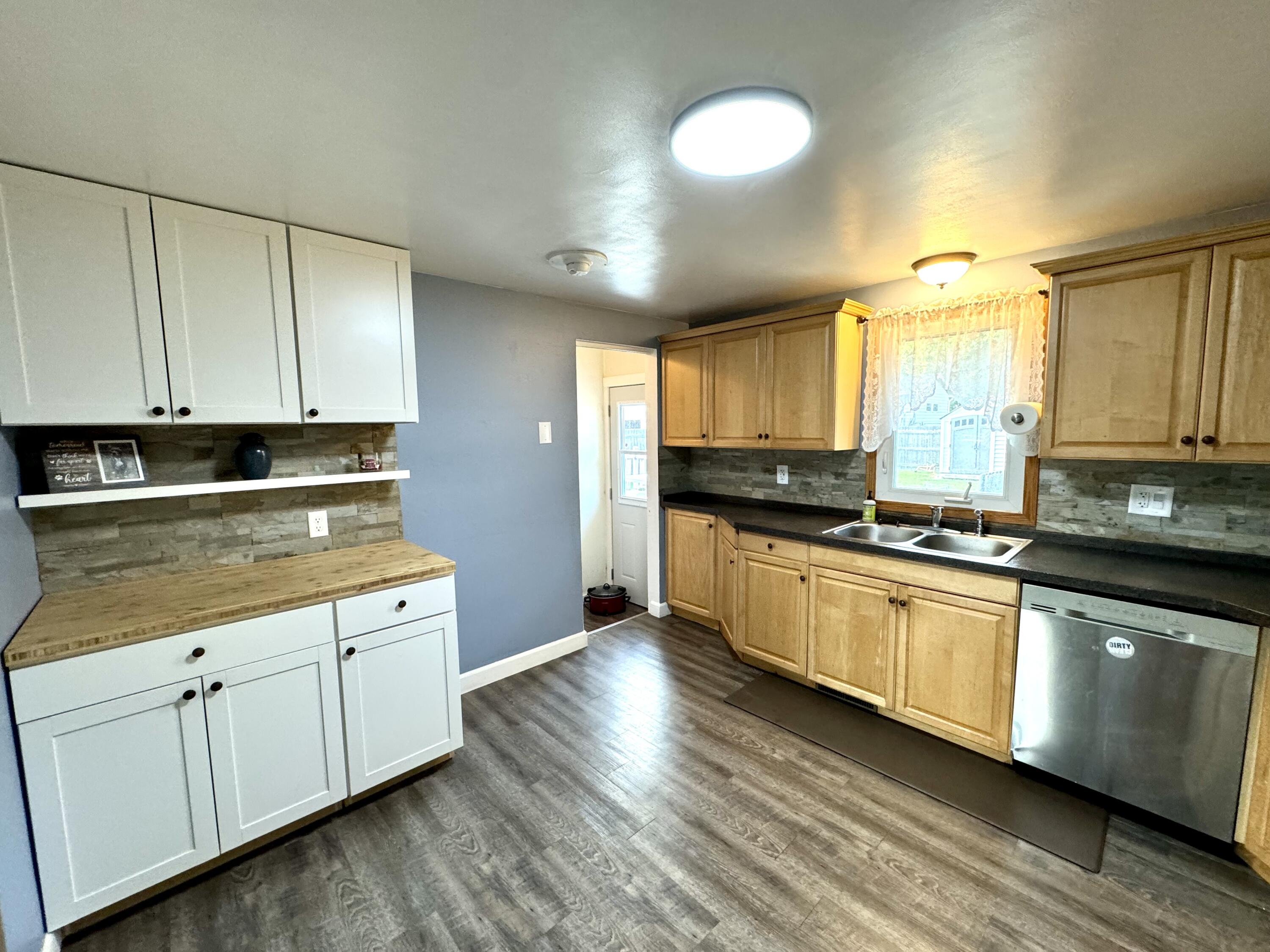 Kenosha, Wisconsin 53144, United States, 3 Bedrooms Bedrooms, ,2 BathroomsBathrooms,Residential,Active,48416