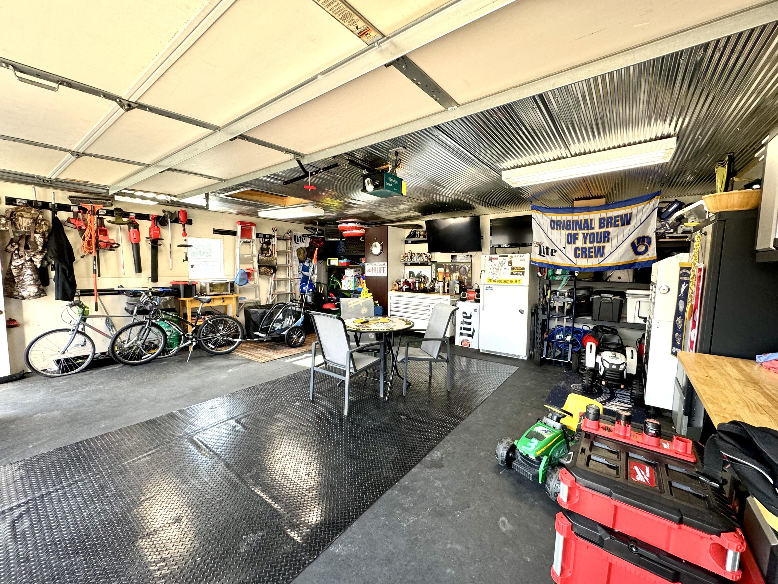 Kenosha, Wisconsin 53144, United States, 3 Bedrooms Bedrooms, ,2 BathroomsBathrooms,Residential,Active,48416