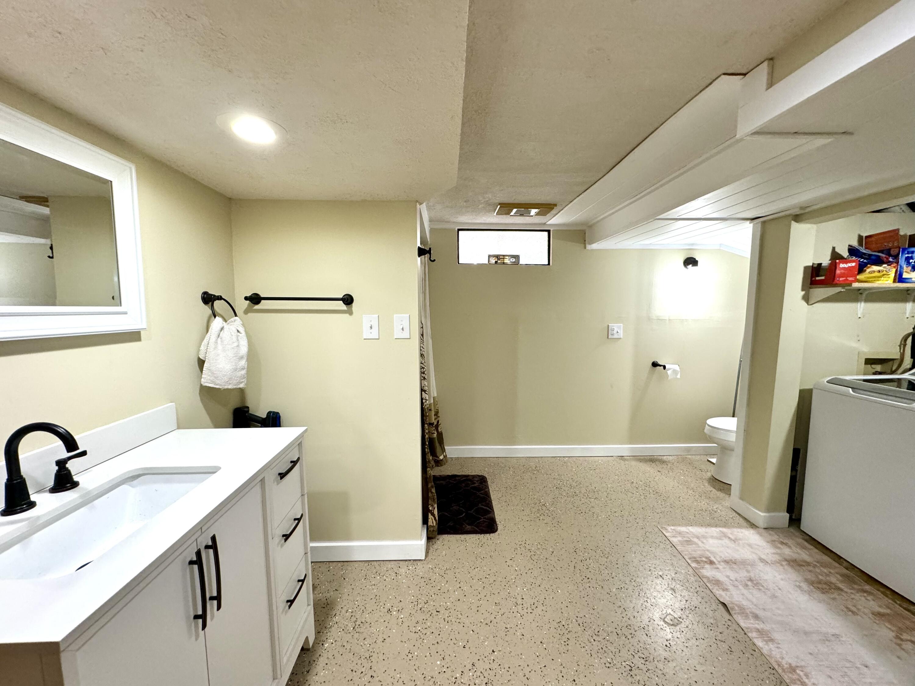 Kenosha, Wisconsin 53144, United States, 3 Bedrooms Bedrooms, ,2 BathroomsBathrooms,Residential,Active,48416