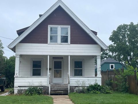 Photo of 210 S Garfield Ave, Port Washington, WI 53074 (MLS # 1850643)