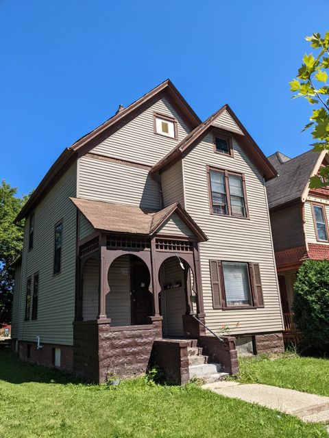 Photo of 2368 N 1st St, Milwaukee, WI 53212 (MLS # 1803078)