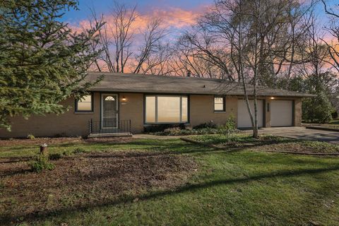 Photo of 11720 N Vega Ave, Mequon, WI 53097 (MLS # 1900695)