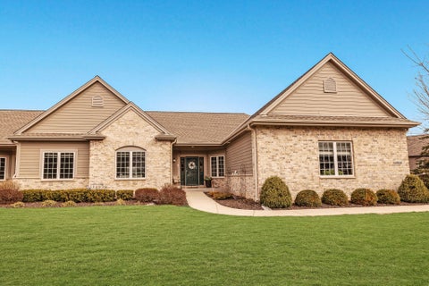 Photo of W50N597 N Highland Crossings Cir, Cedarburg, WI 53012 (MLS # 1868890)