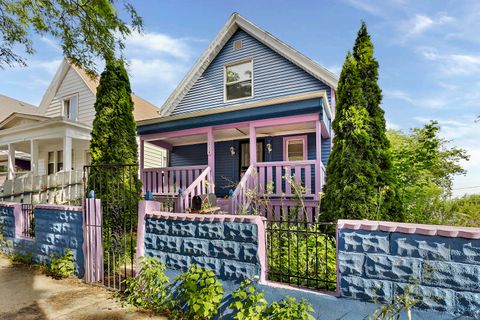 Photo of 214 E Chambers St, Milwaukee, WI 53212 (MLS # 1846909)