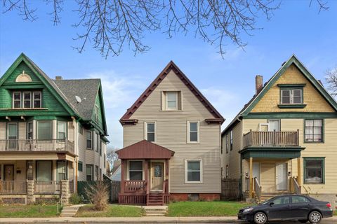 Photo of 2806 N Holton St, Milwaukee, WI 53212 (MLS # 1806916)