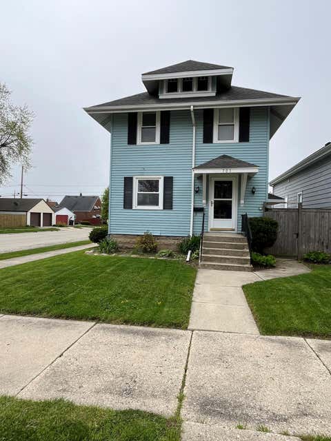 Photo of 701 Menomonee Ave, South Milwaukee, WI 53172 (MLS # 1875582)