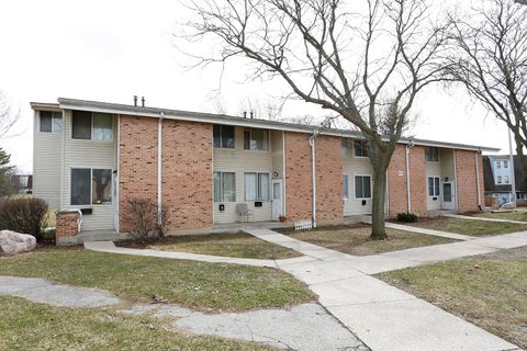 Photo of 8930 N 95th St, Milwaukee, WI 53224 (MLS # 1829337)