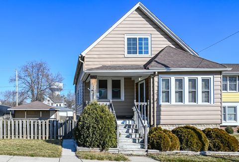 Photo of 1228 Missouri Ave, South Milwaukee, WI 53172 (MLS # 1866048)