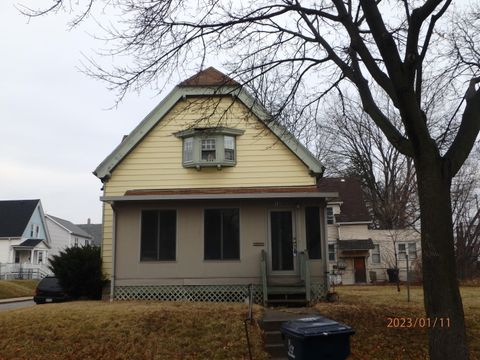 Photo of 130 E Auer Ave, Milwaukee, WI 53212 (MLS # 1838335)