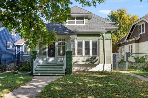 2330 N 47th St, Milwaukee, WI 53210 - #: 1895877