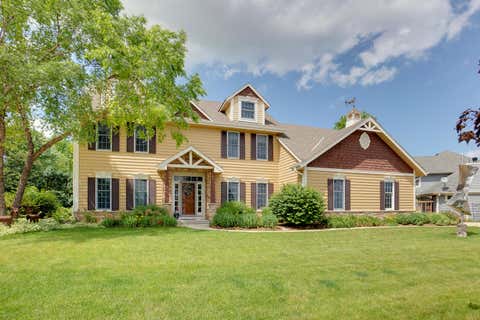 Photo of N42W7346 West Pointe Ct, Cedarburg, WI 53012 (MLS # 1880240)
