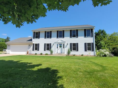 Photo of 612 E Norport Dr, Port Washington, WI 53074 (MLS # 1884129)