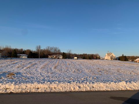 Photo of 506 Pine Ridge Ave, Howards Grove, WI 53083 (MLS # 1670138)