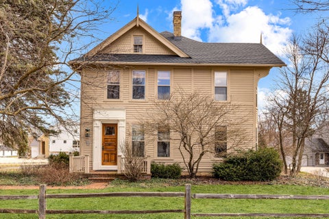 Photo of W59N894 Sheboygan Rd, Cedarburg, WI 53012 (MLS # 1868786)