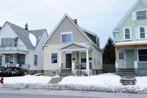 Photo of 3242 N Holton St, Milwaukee, WI 53212 (MLS # 1825843)