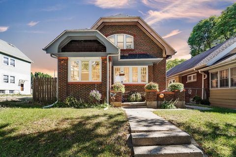 Photo of 3256 N Palmer St, Milwaukee, WI 53212 (MLS # 1896408)