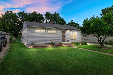 Photo of 227 14th Ave, South Milwaukee, WI 53172 (MLS # 1882244)