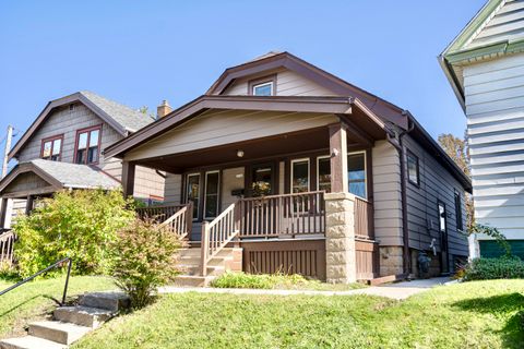 Photo of 2520 S Austin St, Milwaukee, WI 53207 (MLS # 1855494)