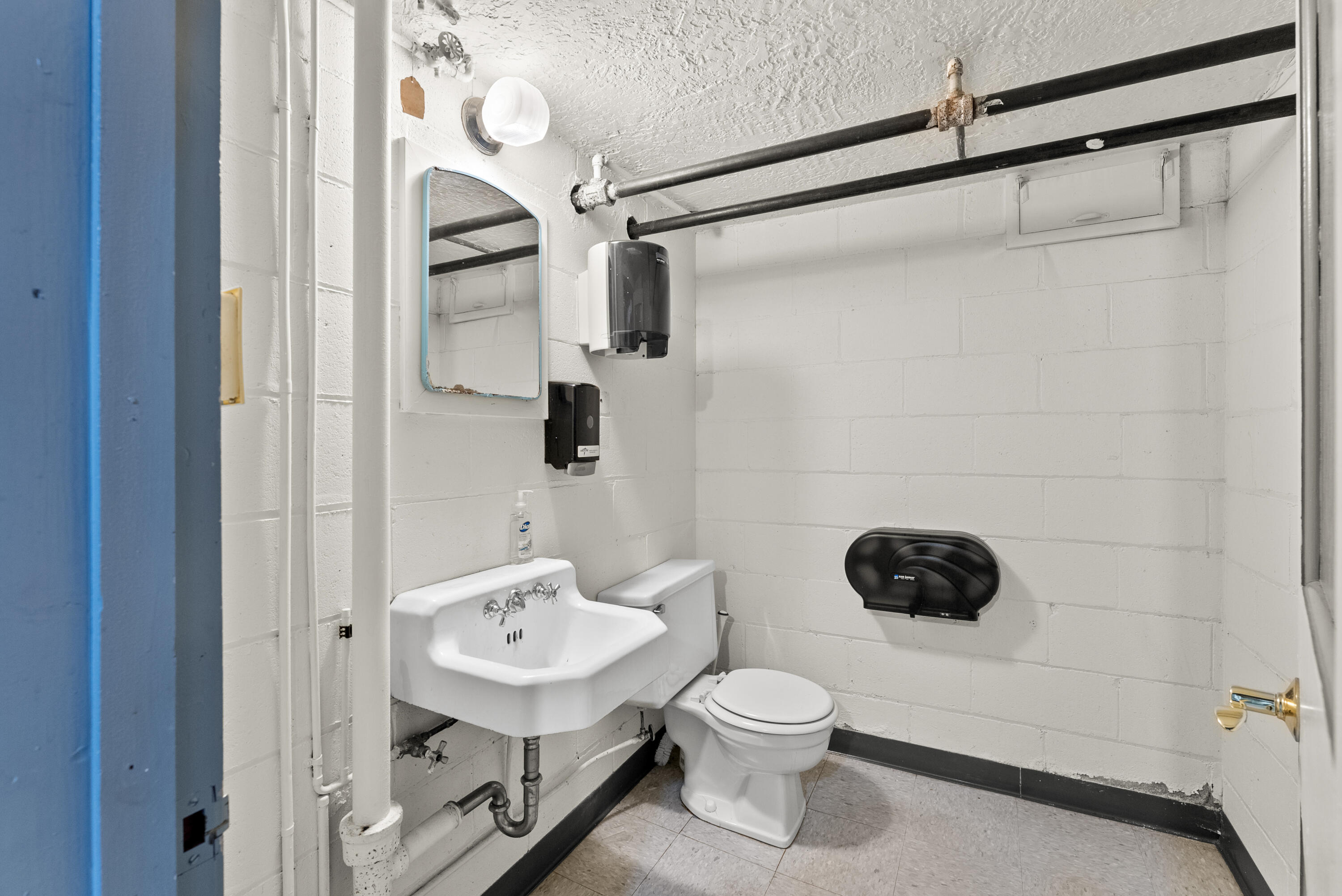 Two Rivers, Wisconsin 54241, United States, ,Commercial,Active,50673