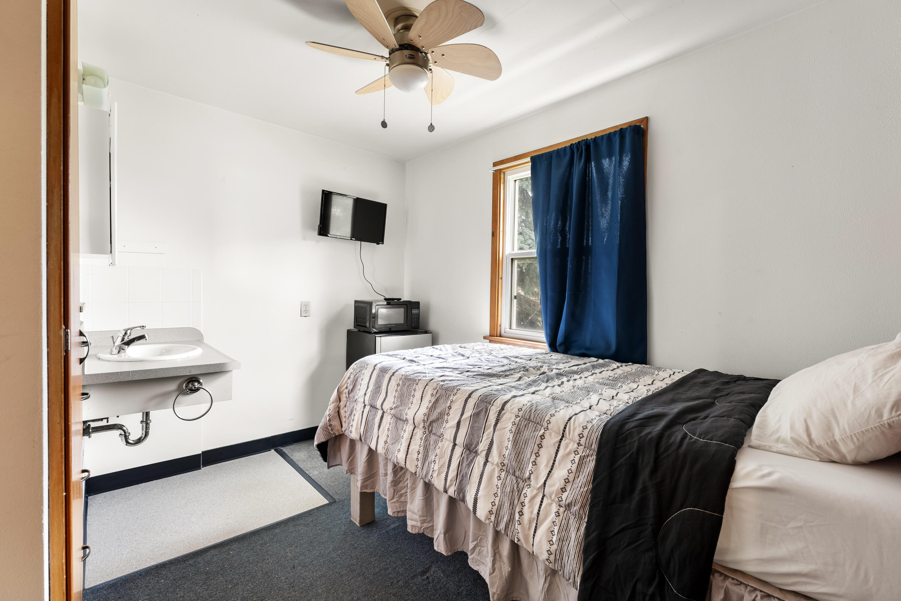 Two Rivers, Wisconsin 54241, United States, ,Commercial,Active,50673