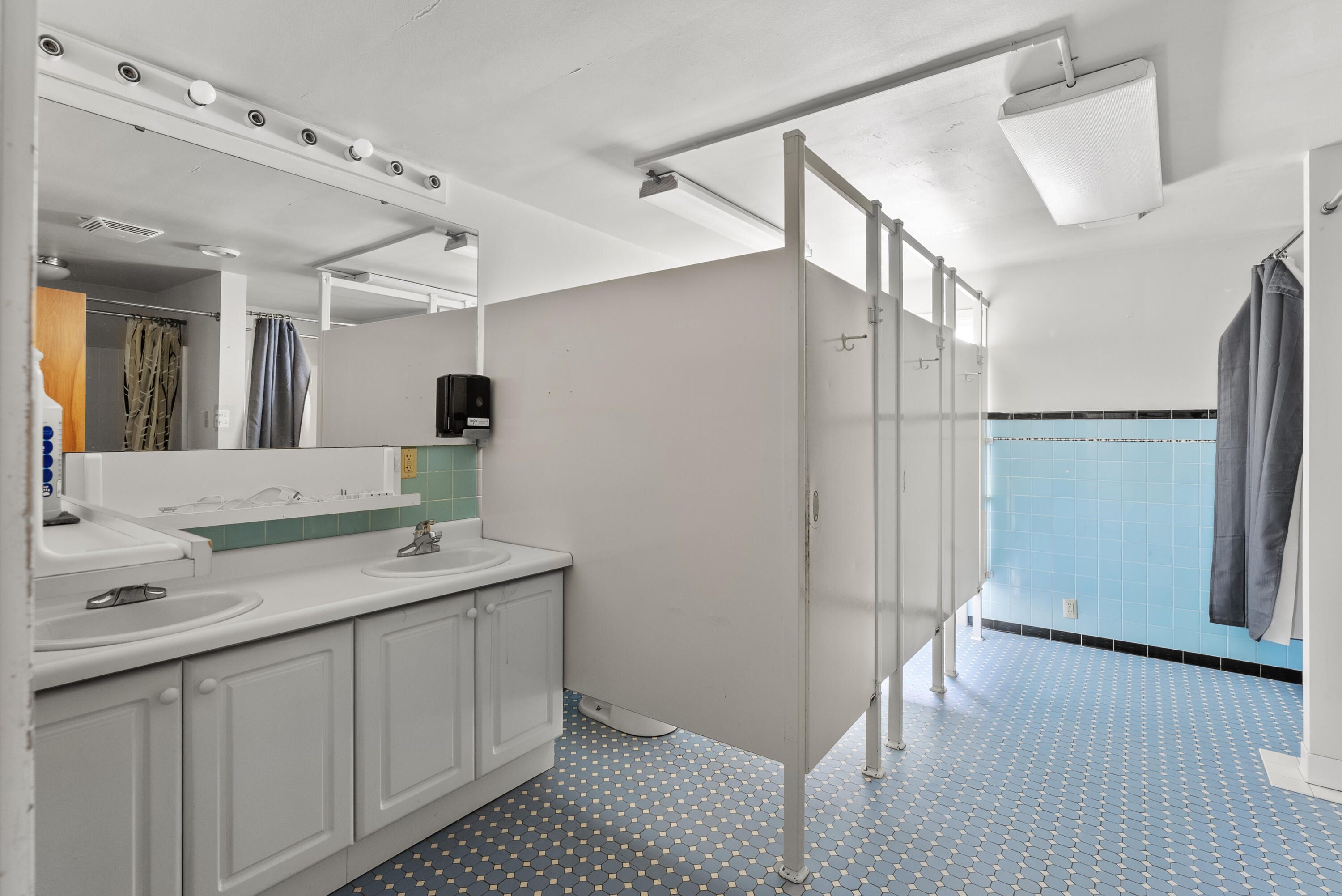 Two Rivers, Wisconsin 54241, United States, ,Commercial,Active,50673