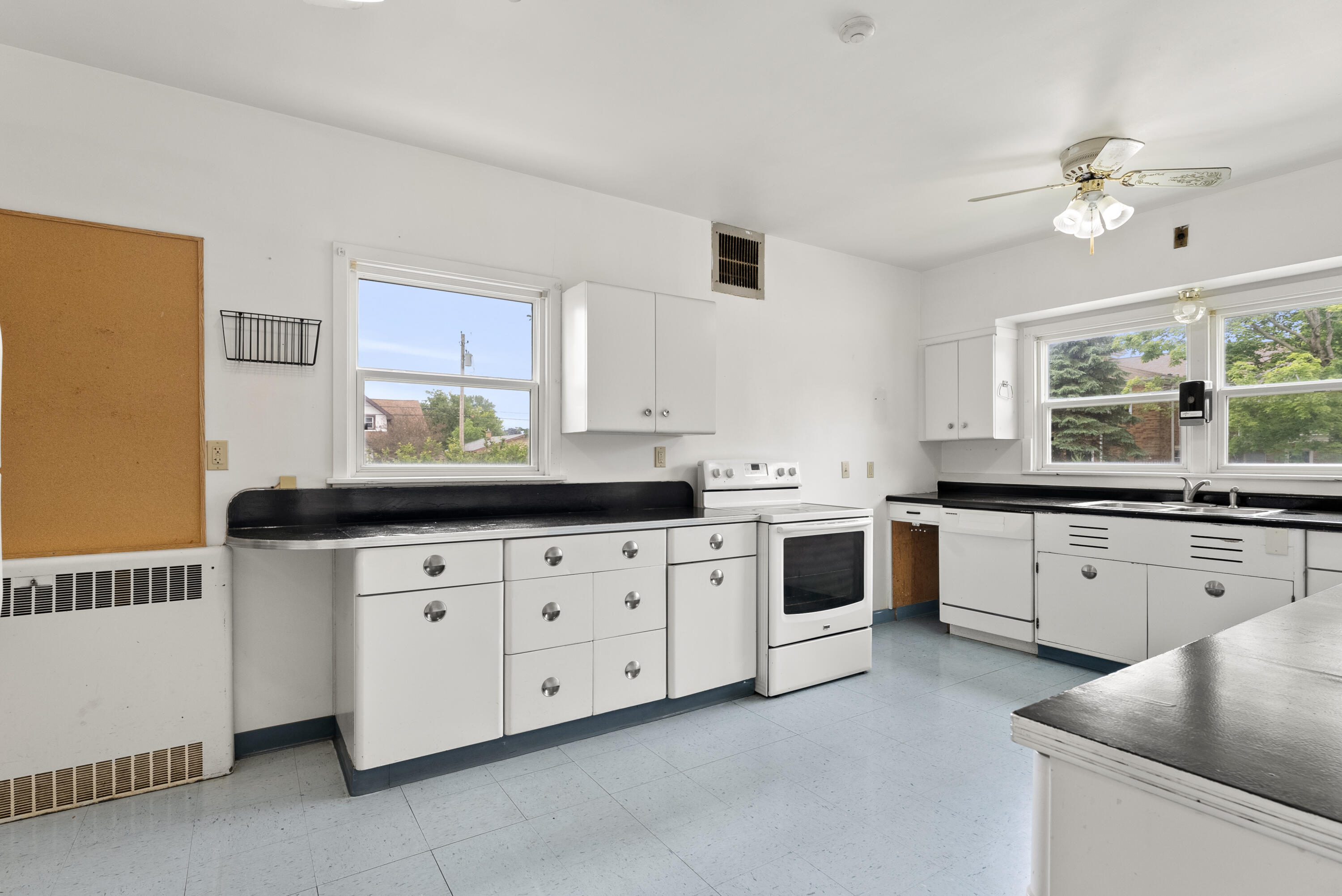 Two Rivers, Wisconsin 54241, United States, ,Commercial,Active,50673