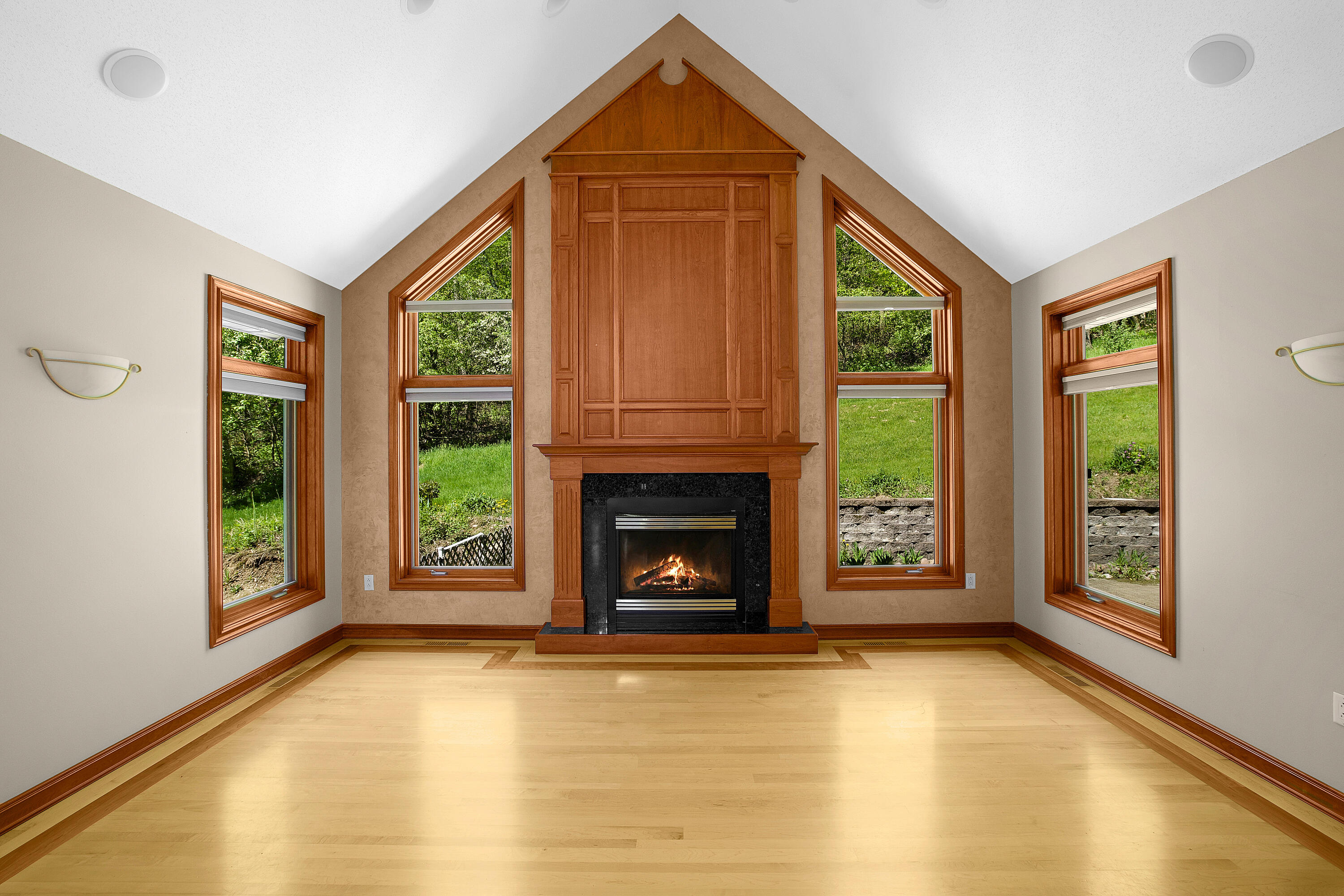 Sparta, Wisconsin 54656, United States, 5 Bedrooms Bedrooms, ,4 BathroomsBathrooms,Residential,Active,57701