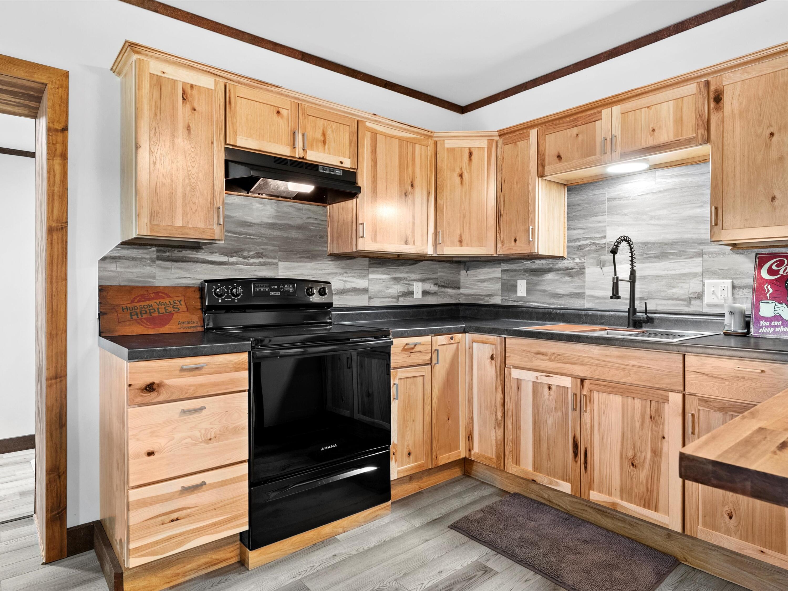 West Kewaunee, Wisconsin 54216, United States, 3 Bedrooms Bedrooms, ,2 BathroomsBathrooms,Residential,Active,39769