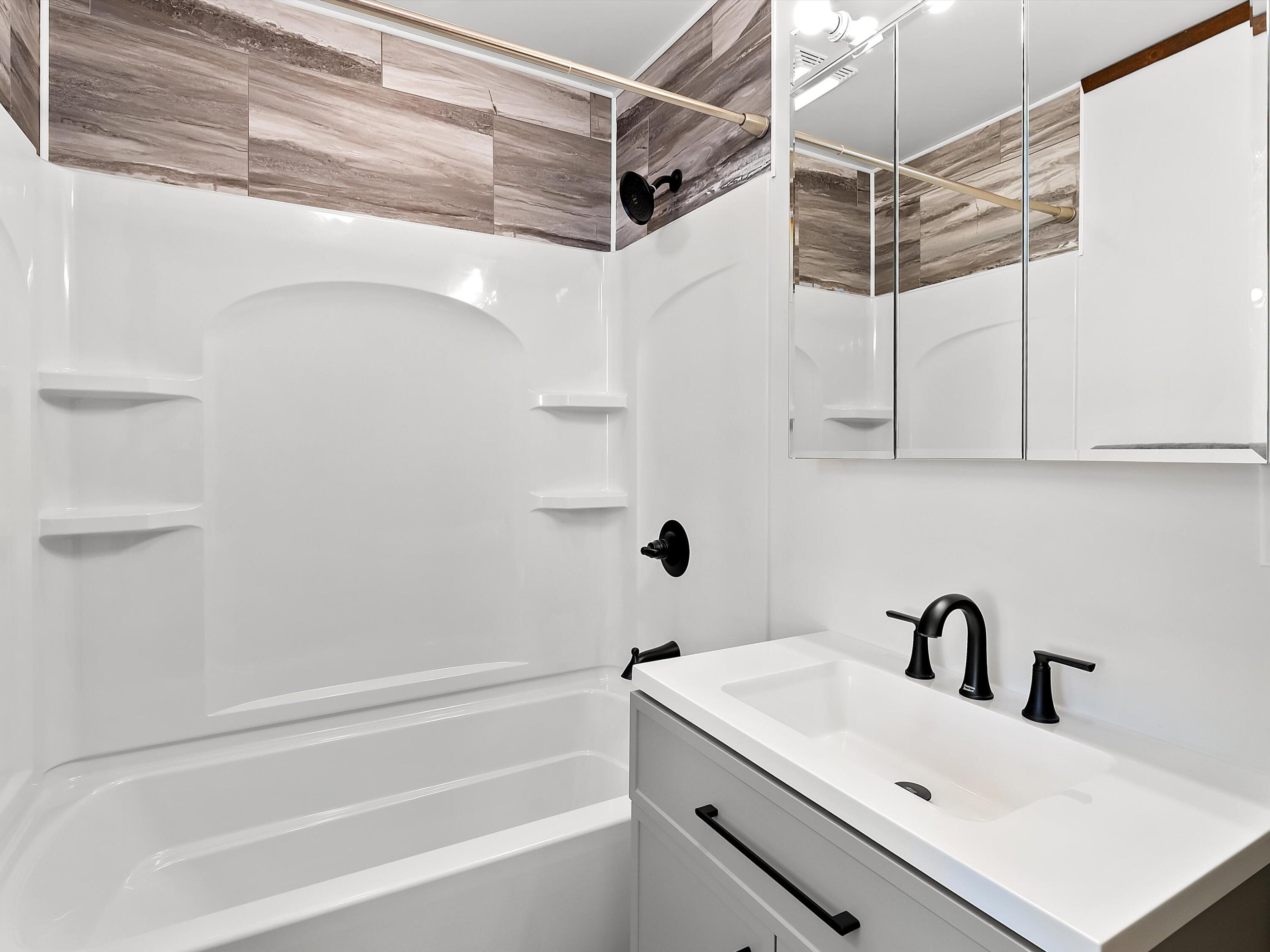 West Kewaunee, Wisconsin 54216, United States, 3 Bedrooms Bedrooms, ,2 BathroomsBathrooms,Residential,Active,39769