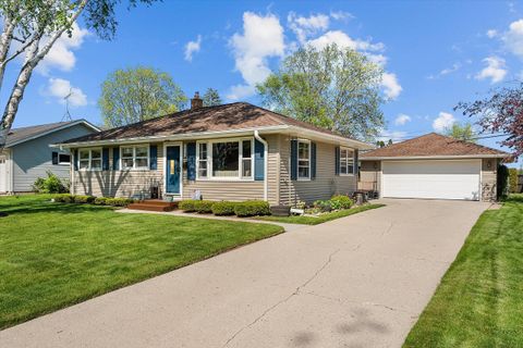Photo of 1010 N Stanford St, Port Washington, WI 53074 (MLS # 1875626)