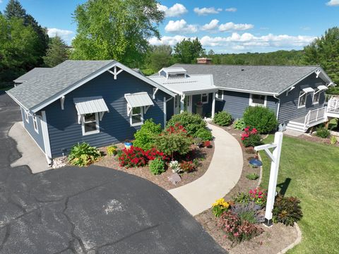 6276 Gilbert Cir, West Bend, WI 53095 - #: 1888149