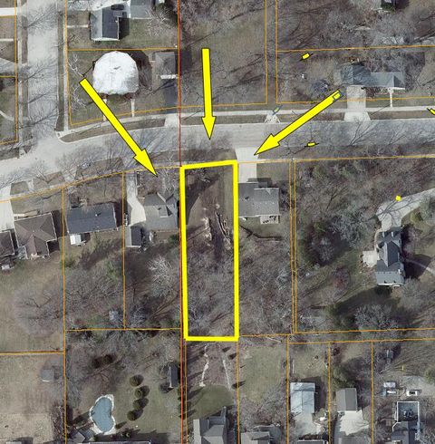 Photo of 1027 W Larabee St, Port Washington, WI 53074 (MLS # 1855543)